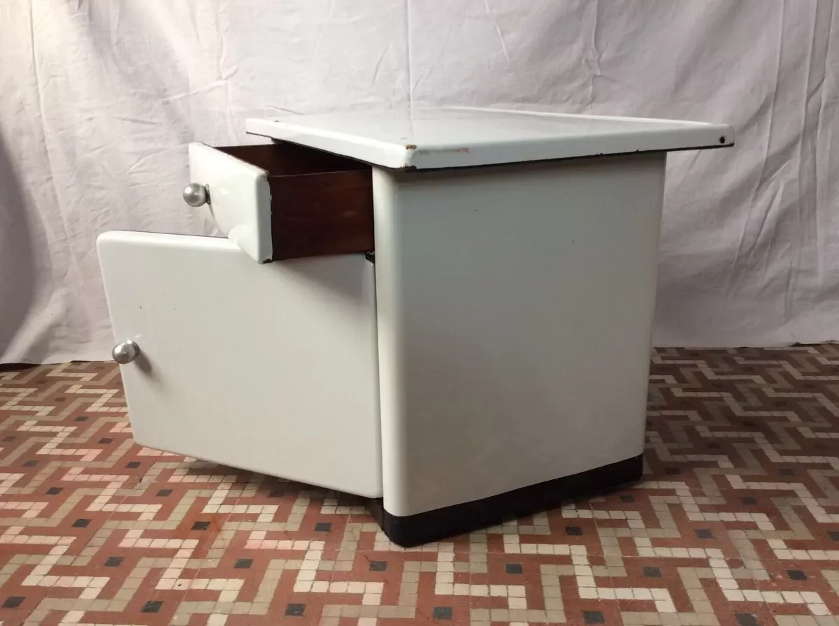 Illustration numéro 4 du produit Buffet vintage