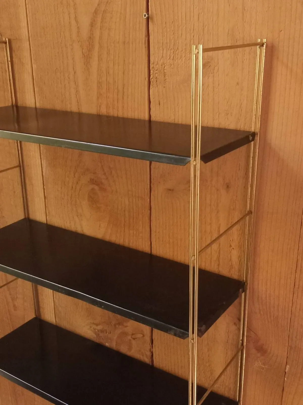 Illustration numéro 4 du produit Étagère string en métal noir, années 50-60