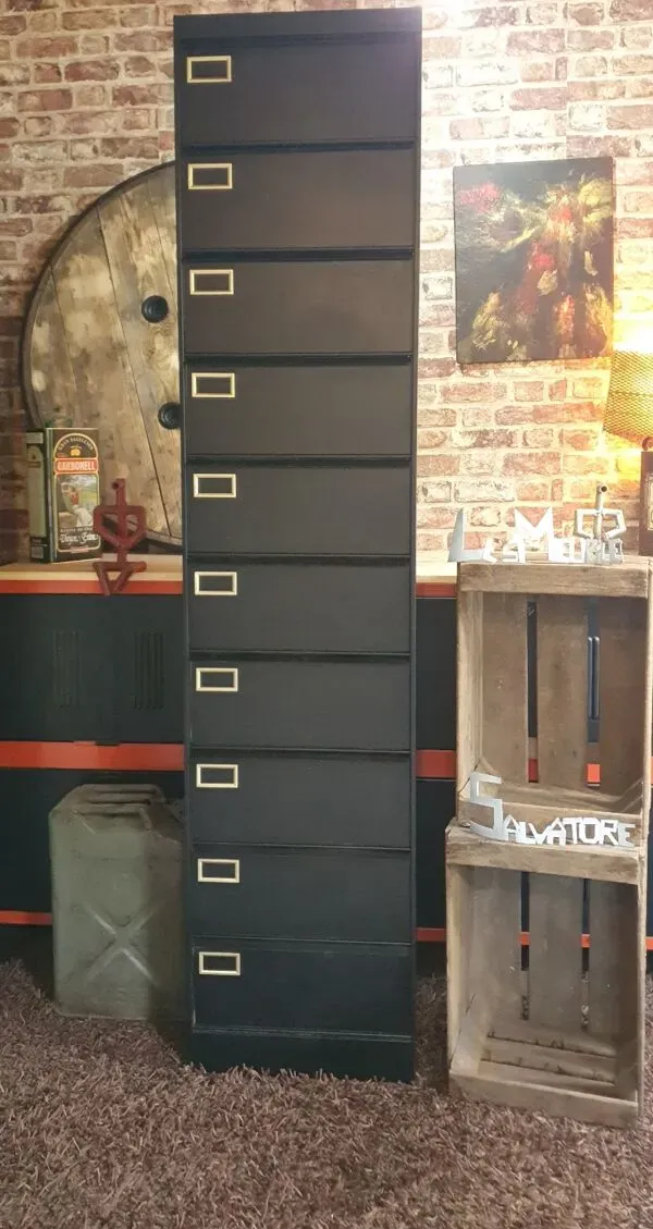 Illustration numéro 4 du produit Meuble industriel à 10 clapets en métal