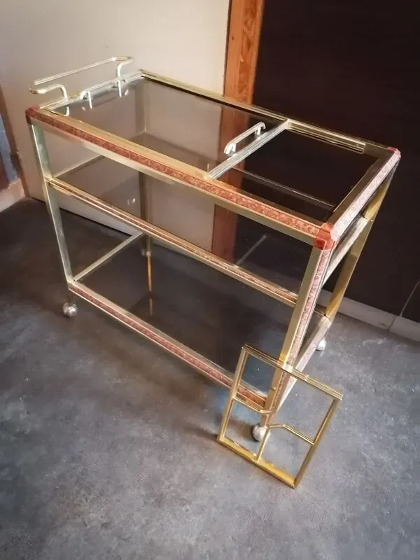 Illustration numéro 4 du produit Desserte laiton verre fumé  bar roulettes