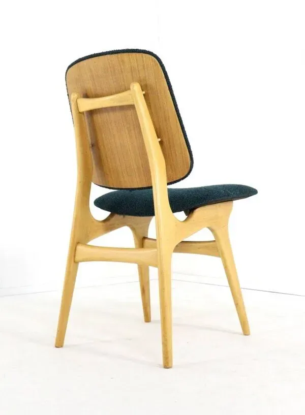 Illustration numéro 4 du produit Ensemble de 4 chaises dans le style d'Arne Hovmand olsen 'Bergen'
