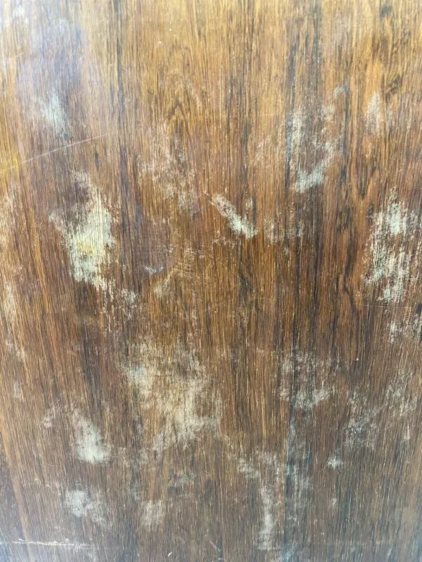 Illustration numéro 4 du produit Table de chevet ou  d’appoint avec plateau miroir