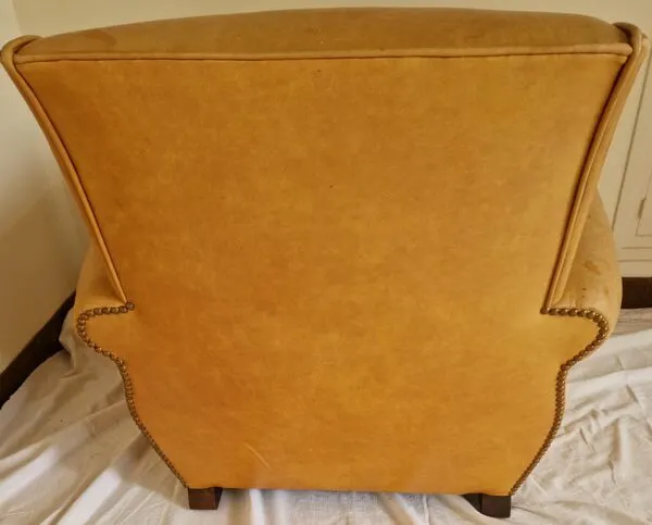 Illustration numéro 4 du produit Fauteuil club vintage en cuir cognac – patine naturelle – style années 70