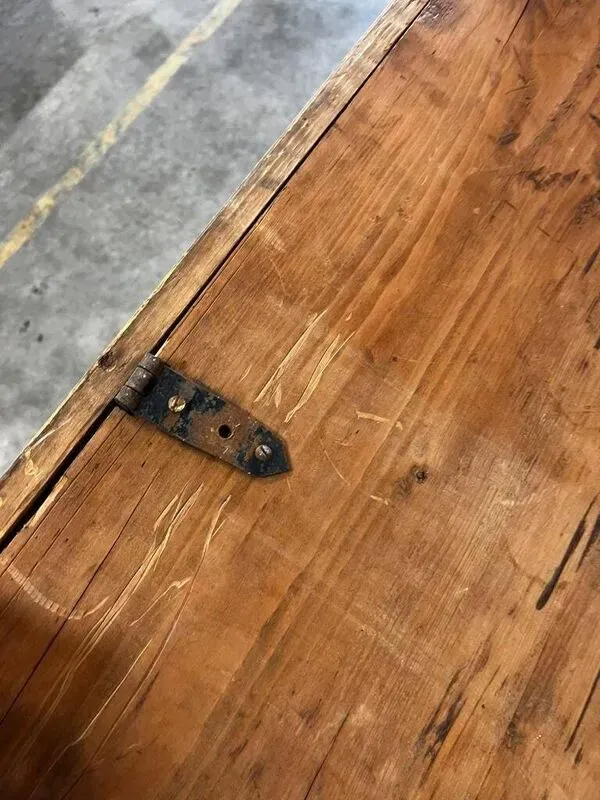 Illustration numéro 4 du produit Coffre en bois vintage / table d'appoint / table basse