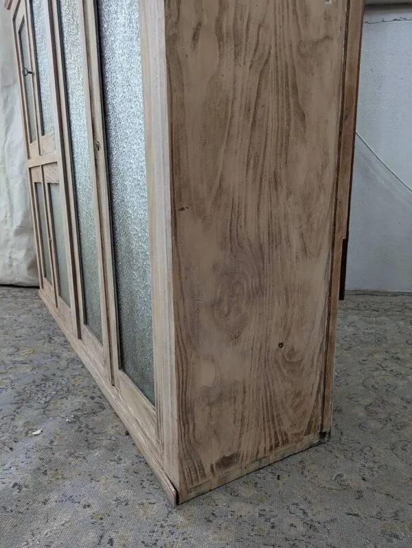 Illustration numéro 4 du produit Buffet vitré brut