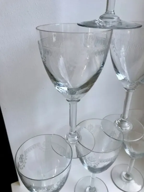 Illustration numéro 4 du produit Lot de 6 verres à vin en cristal gravé années 30