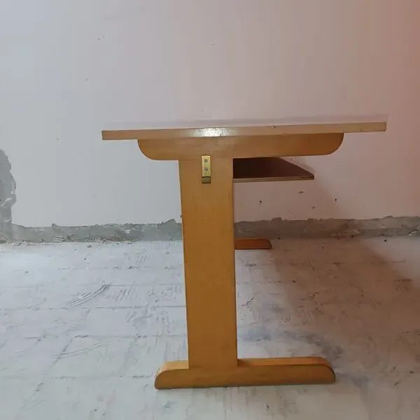 Illustration numéro 4 du produit Bureau d'ecole vintage renové 1960, Casala