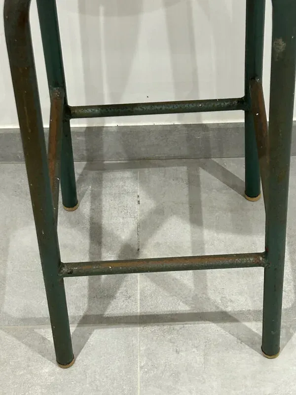 Illustration numéro 4 du produit Tabouret haut industriel bois et fer