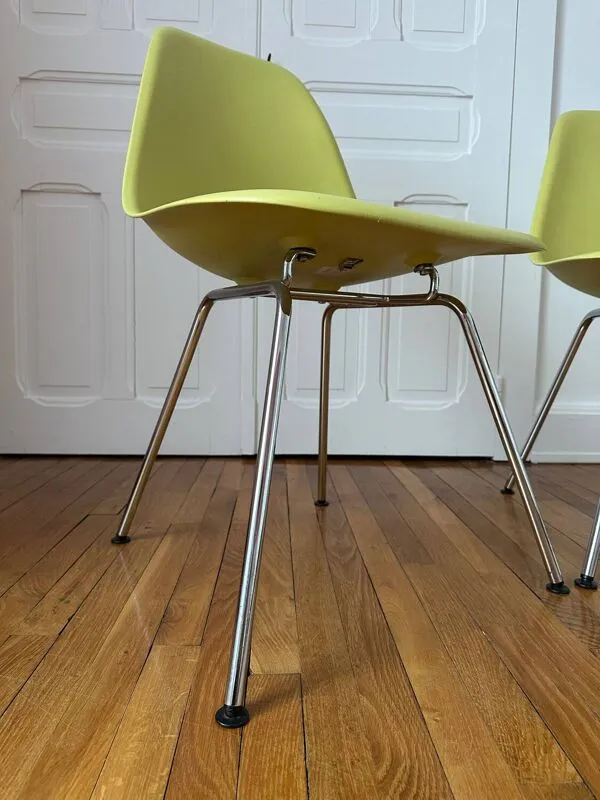 Illustration numéro 4 du produit 2 chaises DSX par Charles & Ray Eames
