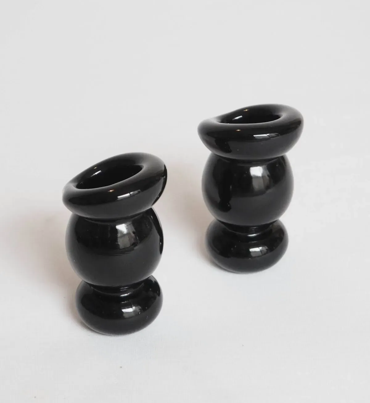 Illustration numéro 4 du produit Paire de bougeoir en verre