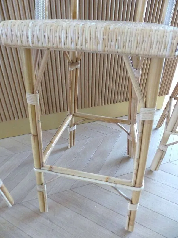 Illustration numéro 4 du produit Lot 3 chaises hautes de bistrot Maison Louis Drucker rotin clair de Manille