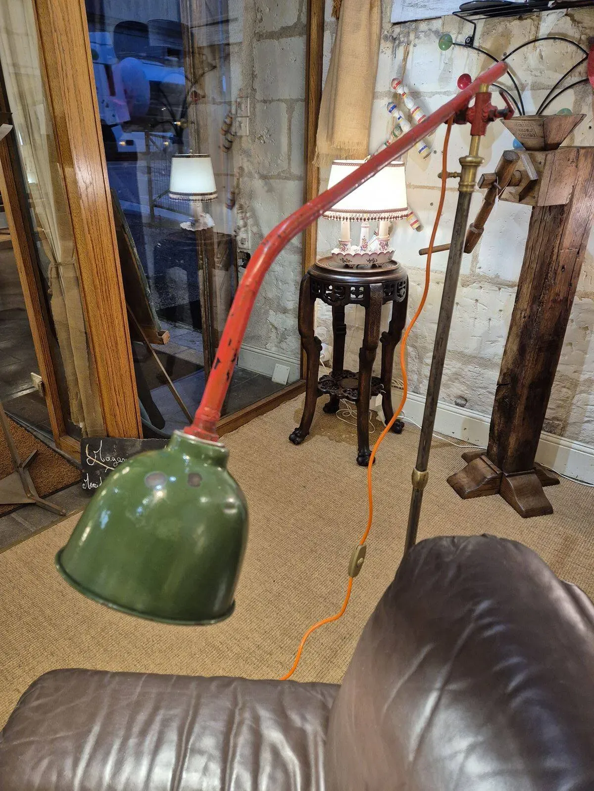 Illustration numéro 4 du produit Lampadaire vintage