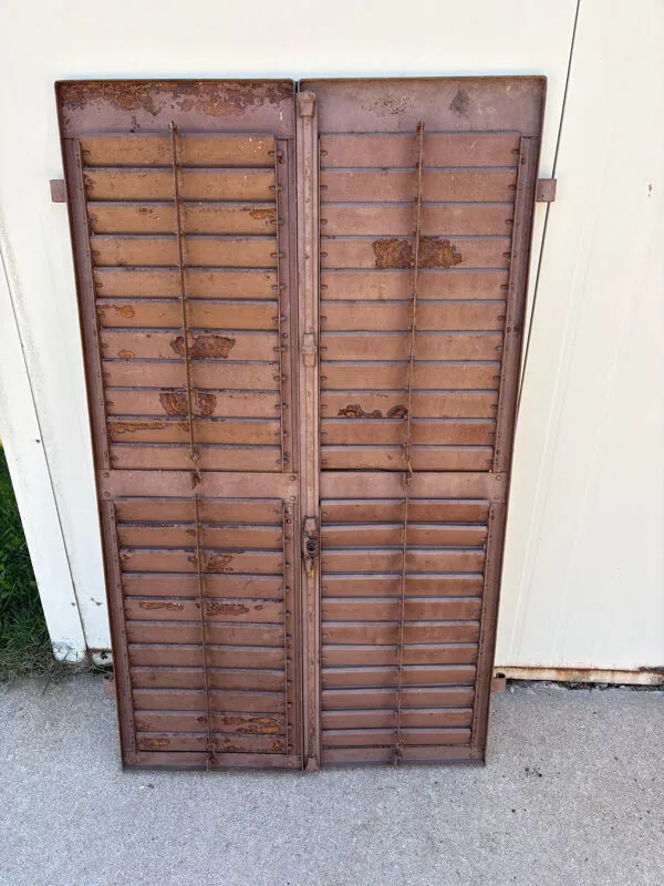 Illustration numéro 4 du produit Volets tôle à persiennes