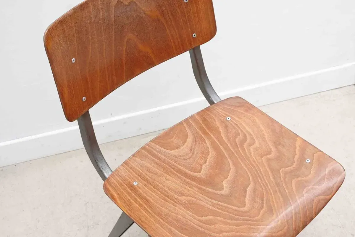 Illustration numéro 4 du produit Chaise style Friso Kramer chêne et gris