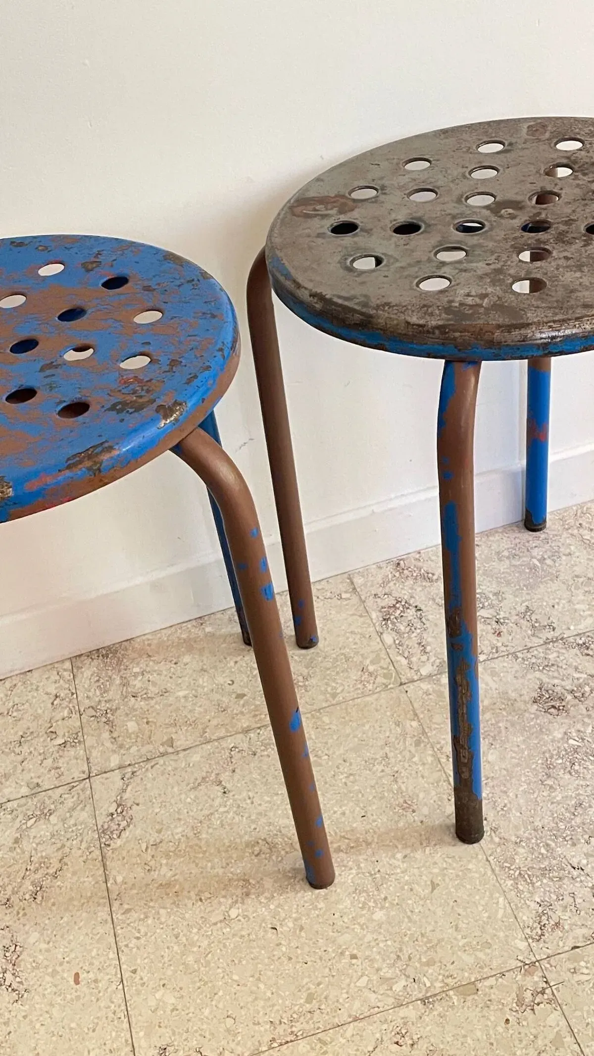 Illustration numéro 4 du produit Tabouret industriel acier patine acier rouillé vintage