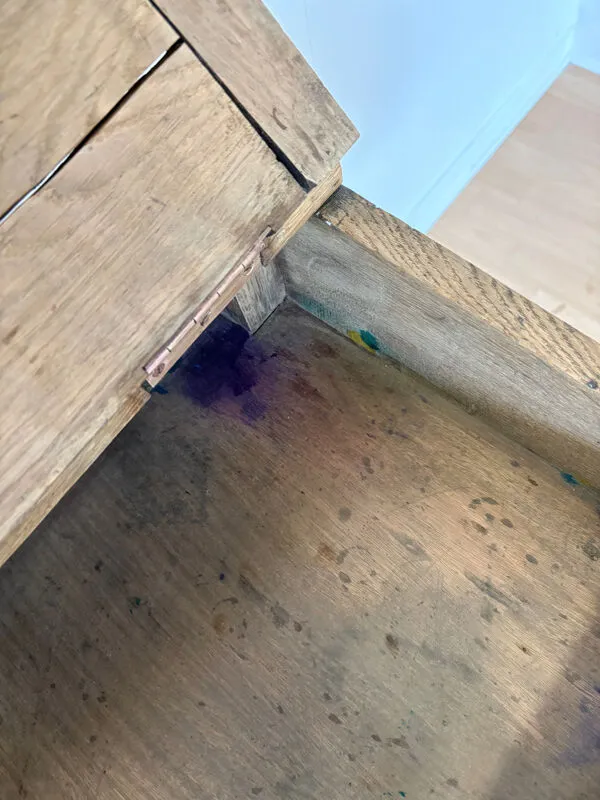 Illustration numéro 4 du produit Bureau d’écolier en chêne massif