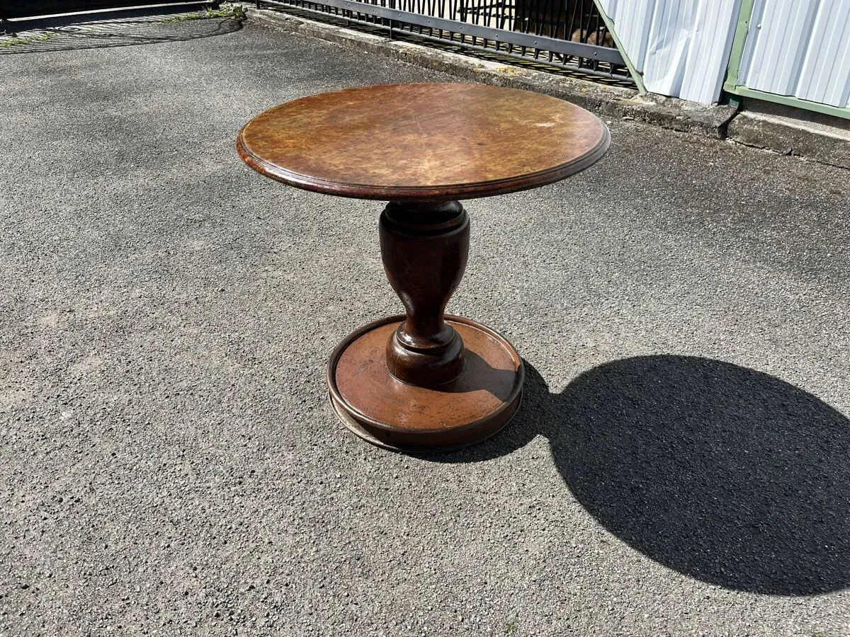 Illustration numéro 4 du produit Table, guéridon ancien en bois et fer forgé