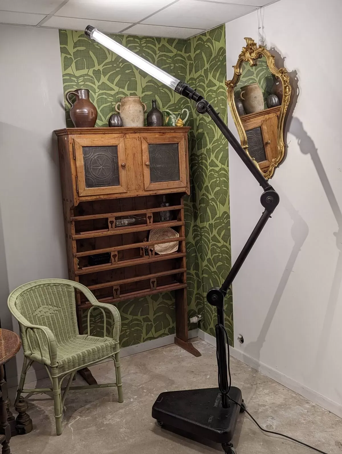 Illustration numéro 4 du produit Lampadaire industriel Toulemonde garage aéronautique