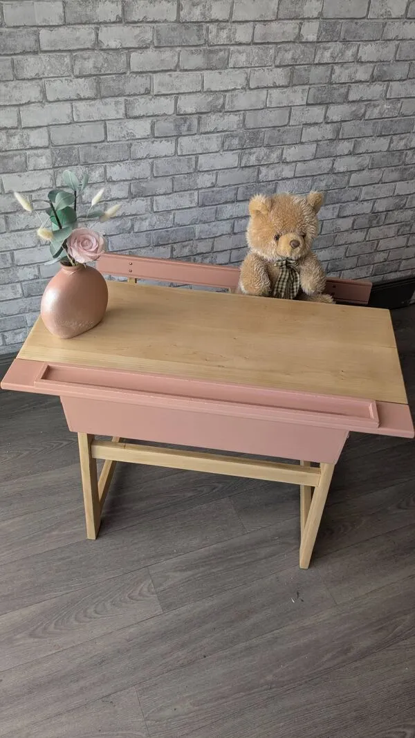 Illustration numéro 4 du produit Bureau d'écolier