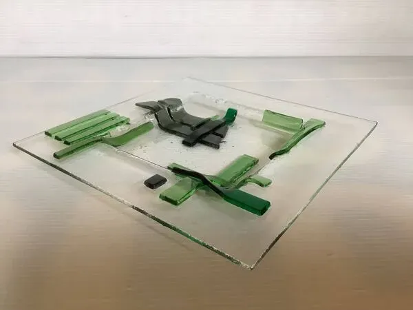 Illustration numéro 4 du produit Vide poche incrustations de pâte de verre verte