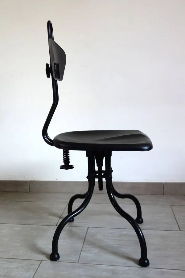 Illustration numéro 4 du produit Chaise Industrielle M42 de Flambo, années 30
