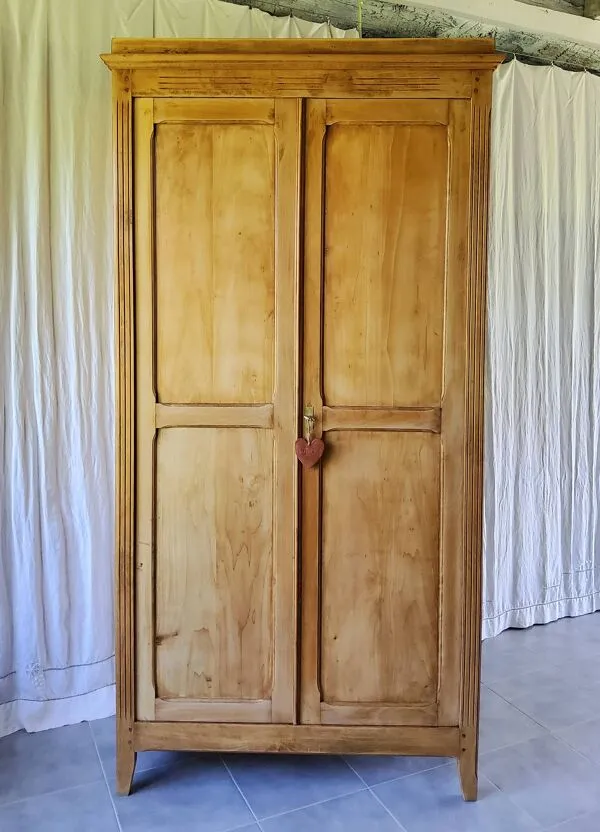 Illustration numéro 4 du produit Armoire parisienne