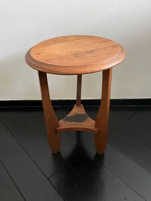Illustration numéro 4 du produit Table d'appoint ronde en chêne, style Art Déco, École d'Amsterdam