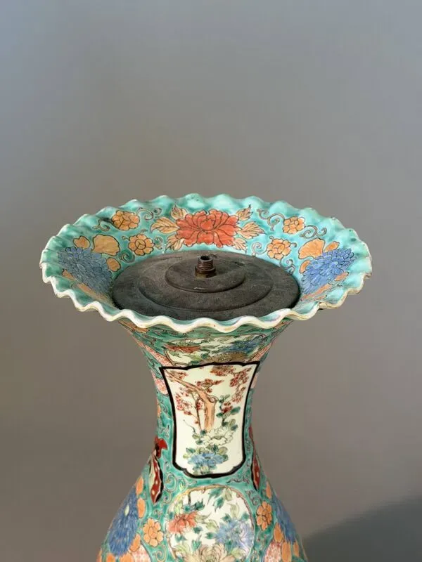 Illustration numéro 4 du produit Paire de vases japonais émaillés – Kutani, Japon, fin XIXᵉ-début XXème