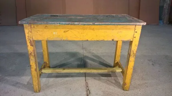 Illustration numéro 4 du produit Ancien pupitre d’écolier en teck birman