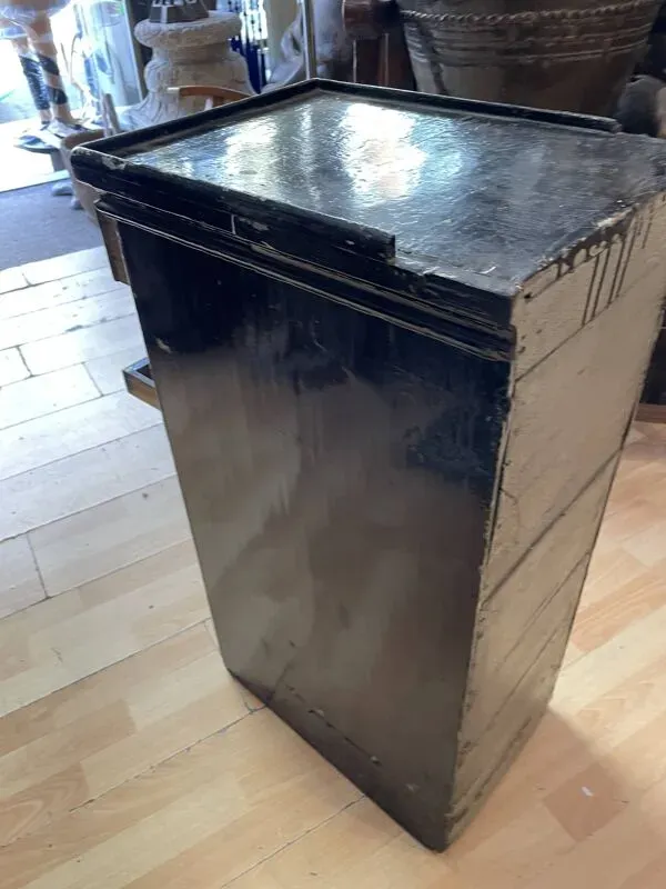 Illustration numéro 4 du produit Meuble de métier