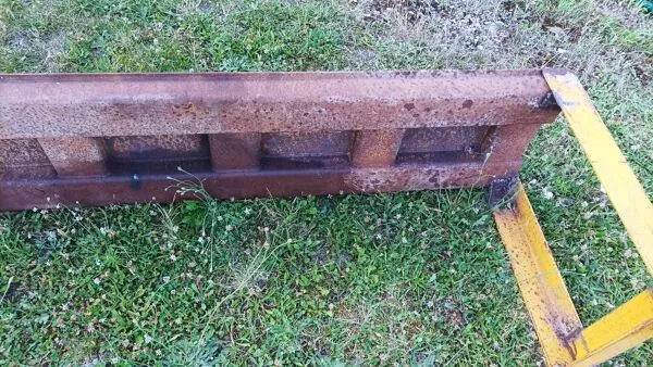 Illustration numéro 4 du produit Etabli industriel en métal