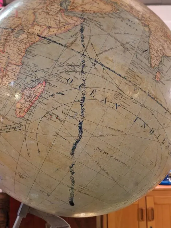 Illustration numéro 4 du produit Globe terrestre (1 mm = 20 km)