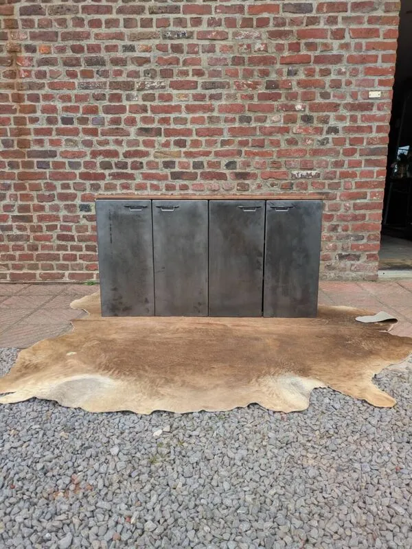 Illustration numéro 4 du produit Buffet industriel mural