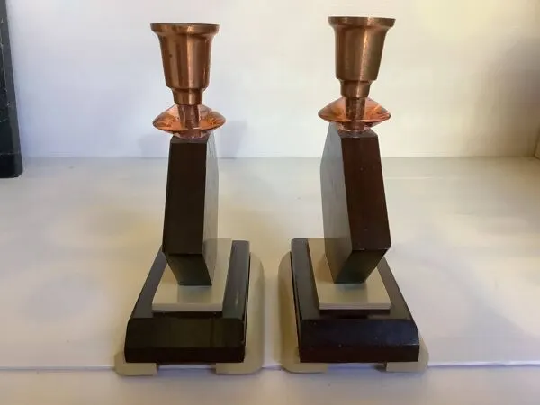 Illustration numéro 4 du produit Paire de bougeoirs géométriques en bois année 50