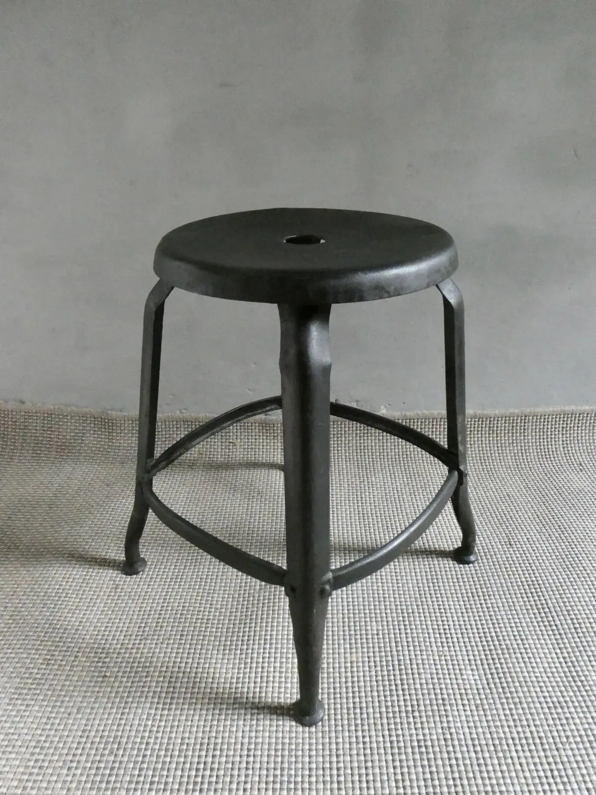 Illustration numéro 4 du produit Tabouret industriel Nicolle