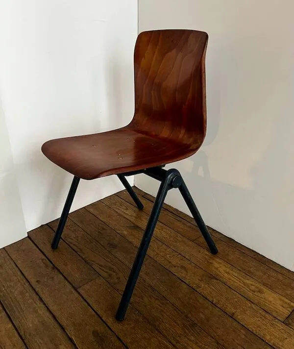 Illustration numéro 4 du produit Chaise Galvanitas