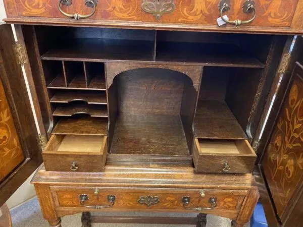 Illustration numéro 4 du produit Cabinet secretaire de dame bonheur du jour chene avec marqueterie et nacre