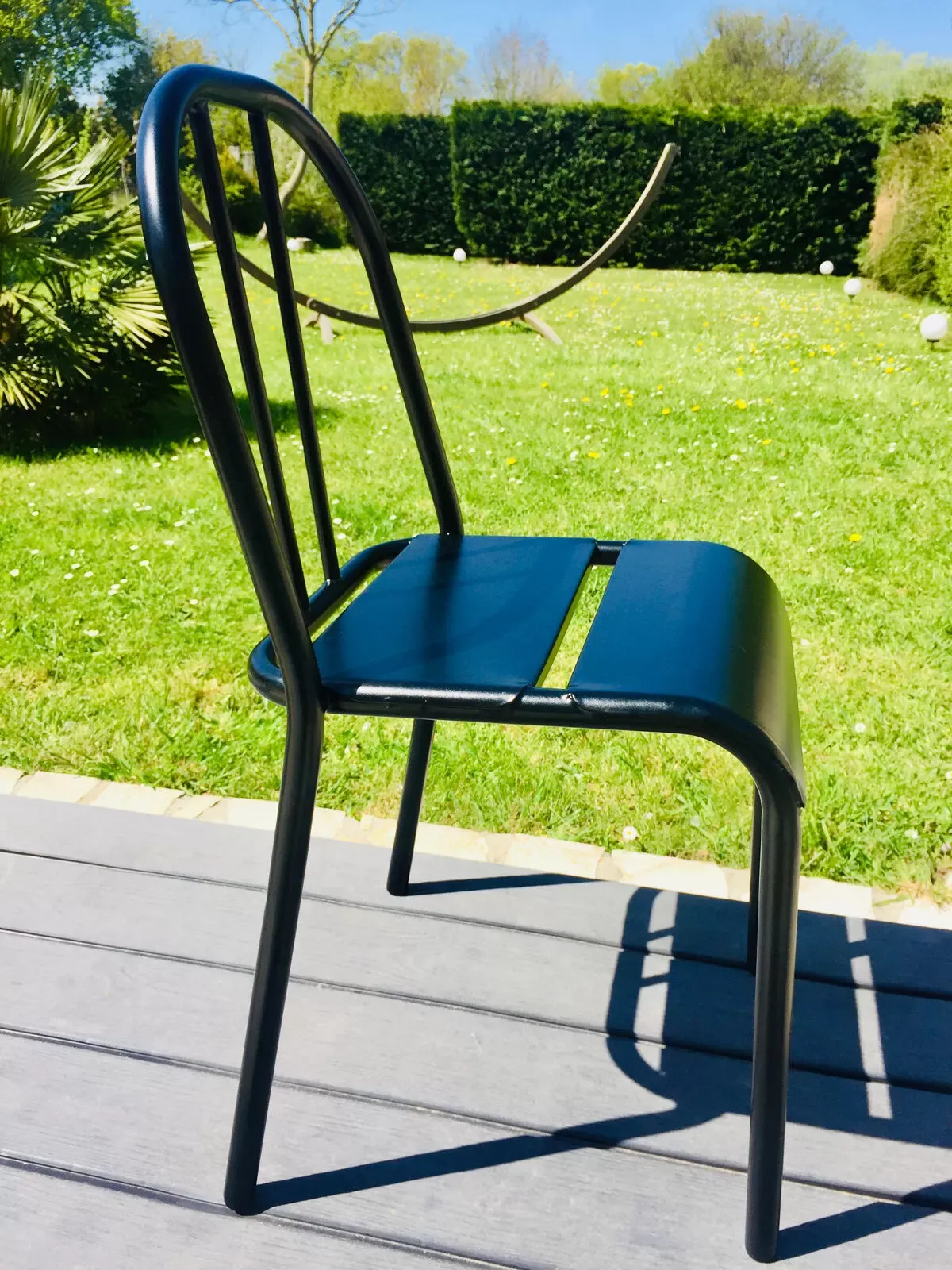 Illustration numéro 4 du produit Chaise industrielle en métal