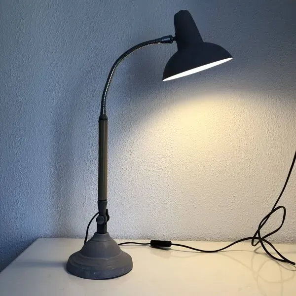 Illustration numéro 4 du produit Lampe vintage 1950 industrielle atelier bureau Super Chrome - 60 cm