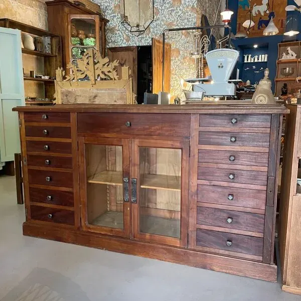 Illustration numéro 4 du produit Grand meuble de dentiste années 30