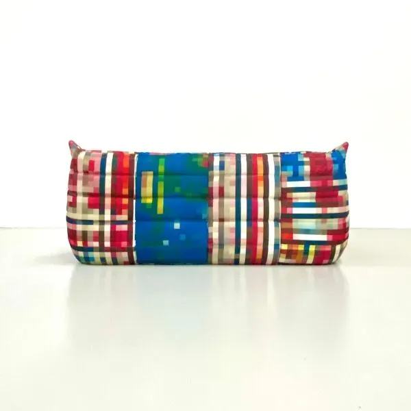 Illustration numéro 4 du produit Canapé 3 places Togo Shanghai en édition limitée, par Cristian Zuzunga pour Ligne Roset, 2012