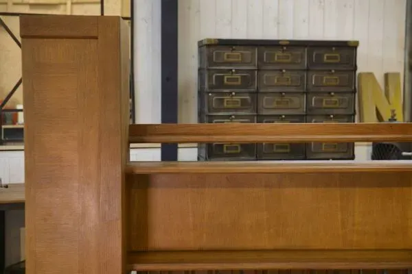 Illustration numéro 4 du produit Étagère murale par Guillerme & Chambron 1950