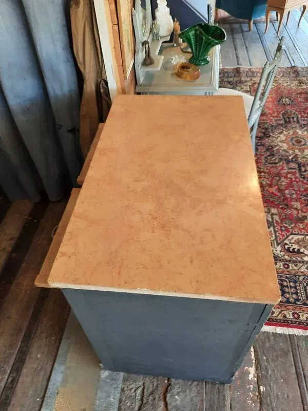 Illustration numéro 4 du produit Meuble de métier