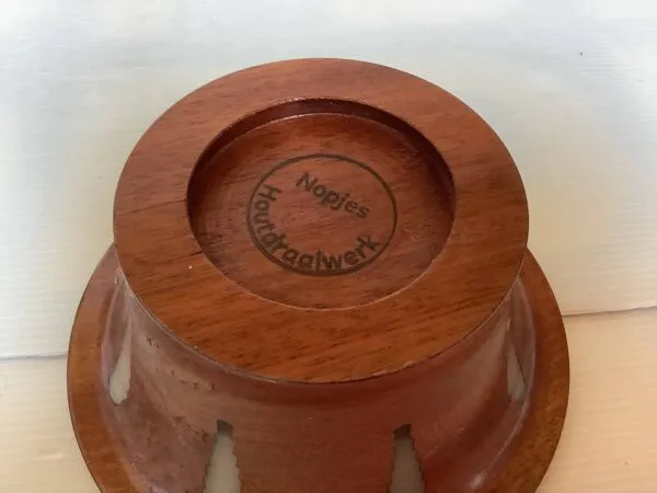Illustration numéro 4 du produit Vide poche Nopjes houtdraaiwerk en bois fait à la main