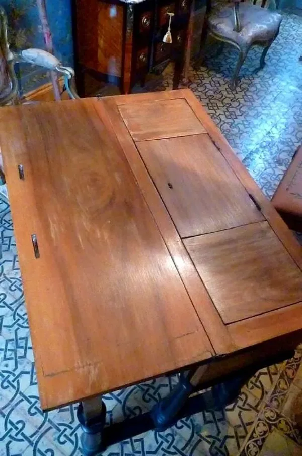 Illustration numéro 4 du produit Bureau de changeur époque XVIIe