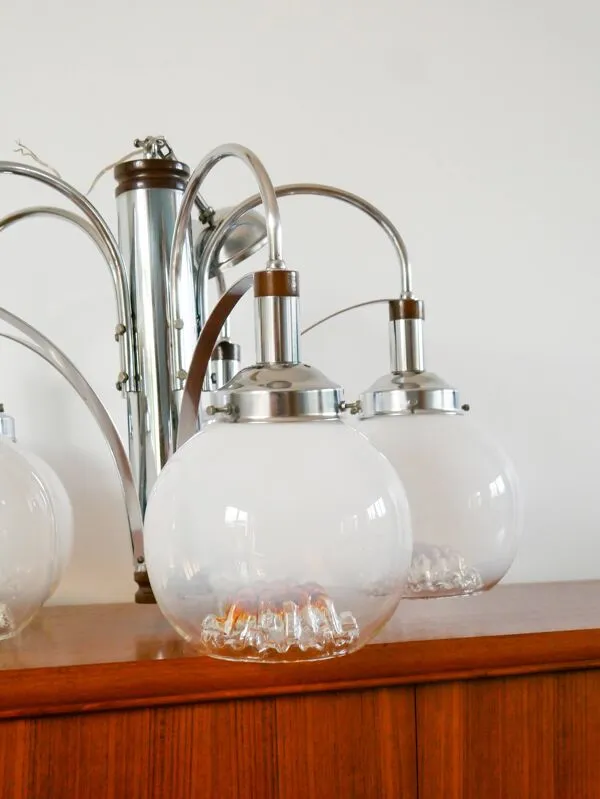 Illustration numéro 4 du produit Lustre Gaetano Sciolari, 5 feux, en verre de Murano, Opaline et Ambré, 1970