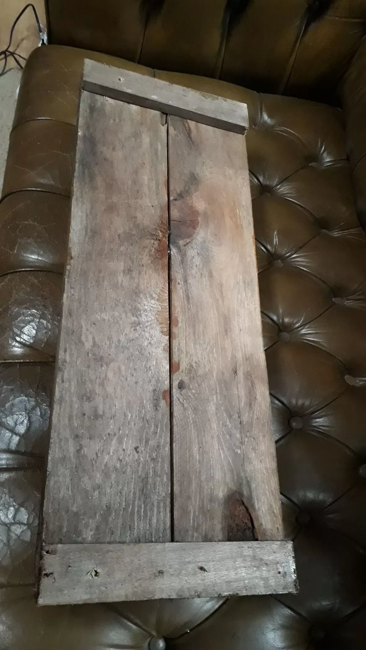 Illustration numéro 4 du produit Portemanteau mural 1960