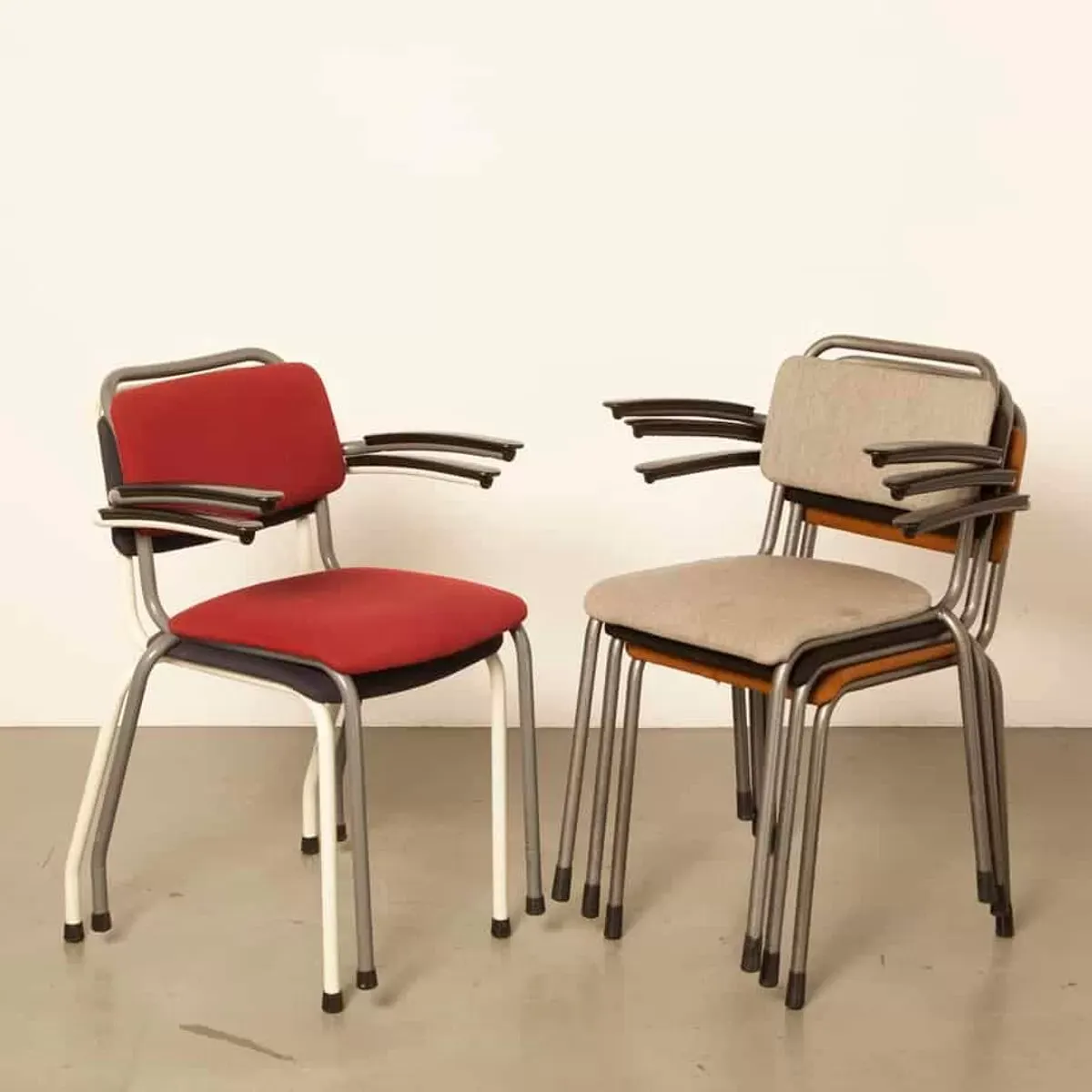 Illustration numéro 4 du produit Chaise d'école Gispen 206 TH-Delft gris rembourré