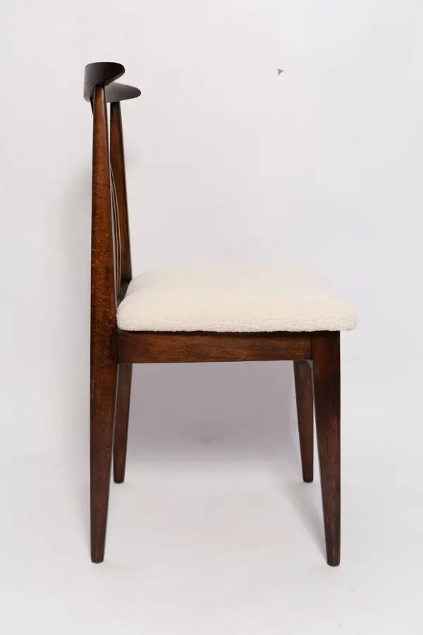 Illustration numéro 4 du produit Chaise Mid-Century en Bouclé ivoire crème et bois de hêtre par M. Zielinski, Europe, 1960s