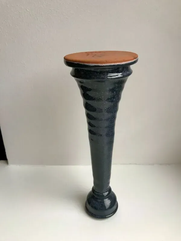 Illustration numéro 4 du produit Bougeoir en grès artisanal signé années 70